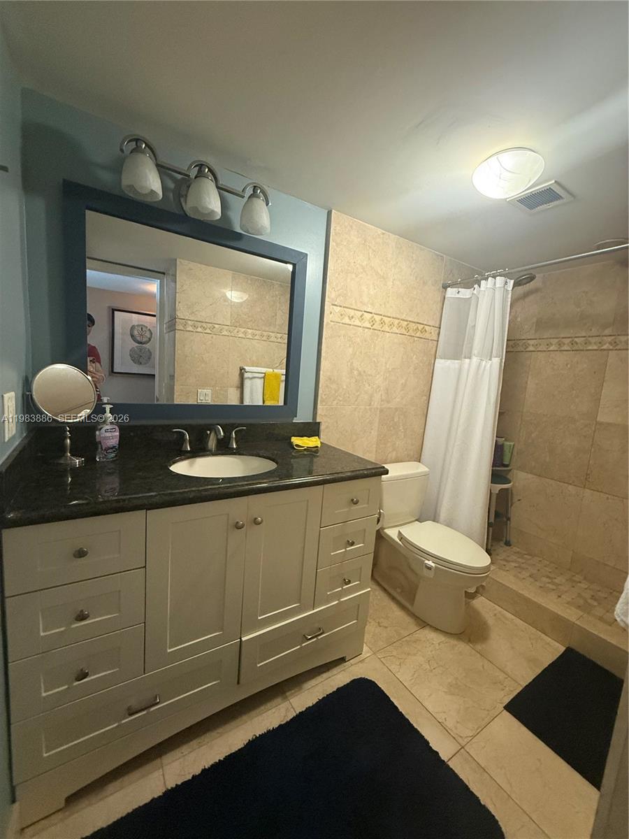 RIVER REACH CONDOMINIUM V - Residential