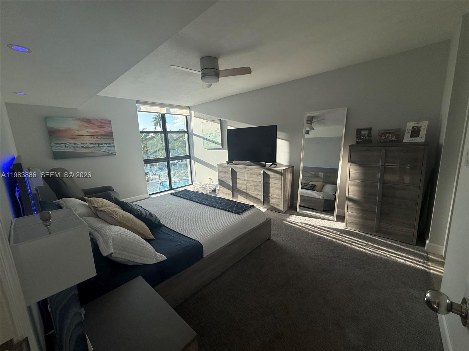 RIVER REACH CONDOMINIUM V - Residential