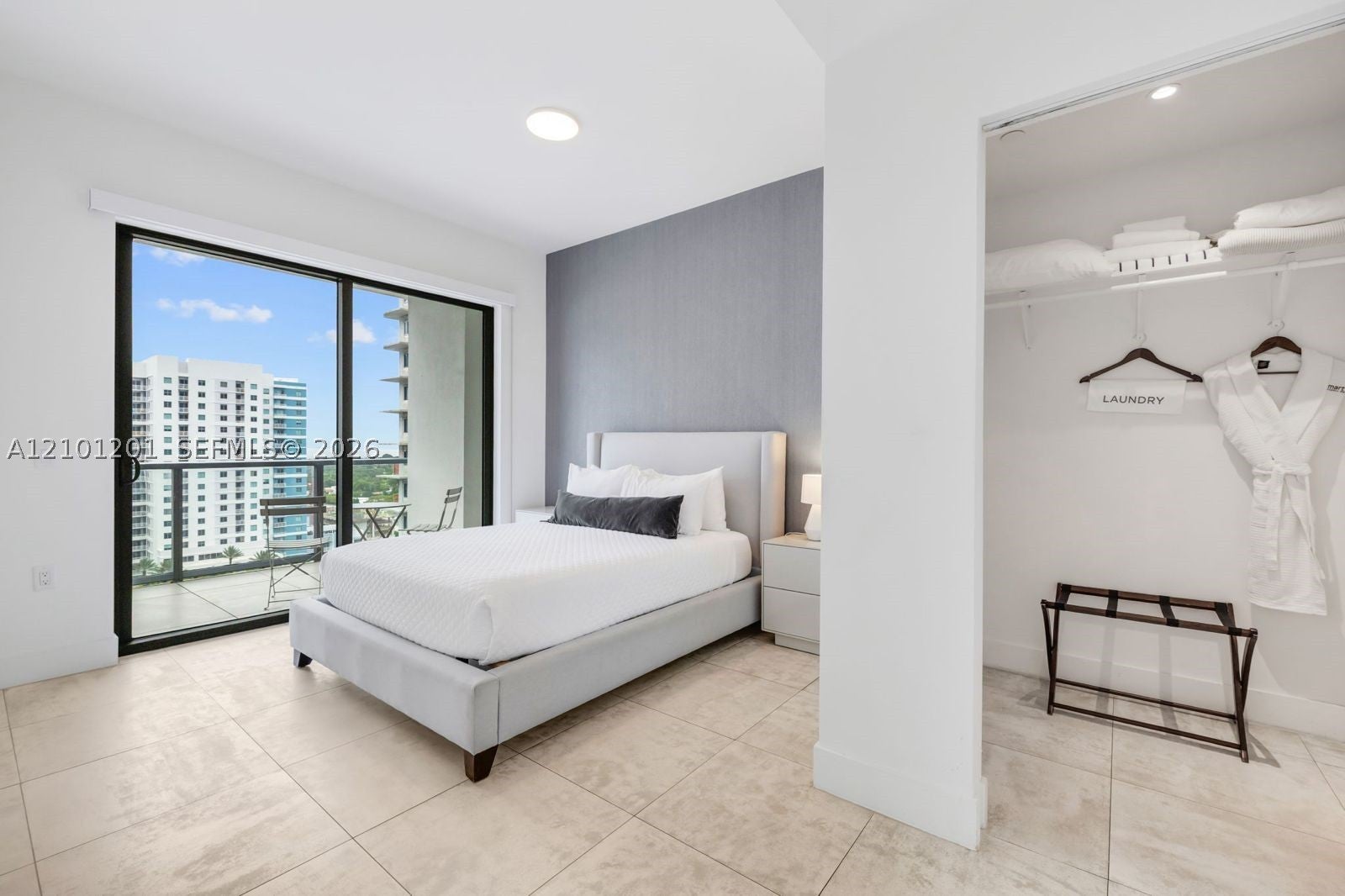 239 SW 9th St 1801