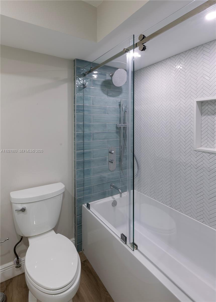 EDGEWATER EAST CONDO APTS - Residential