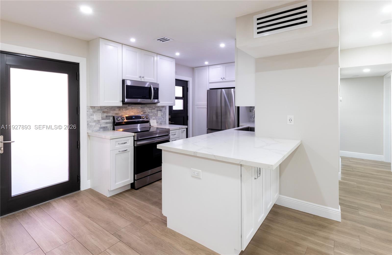 EDGEWATER EAST CONDO APTS - Residential