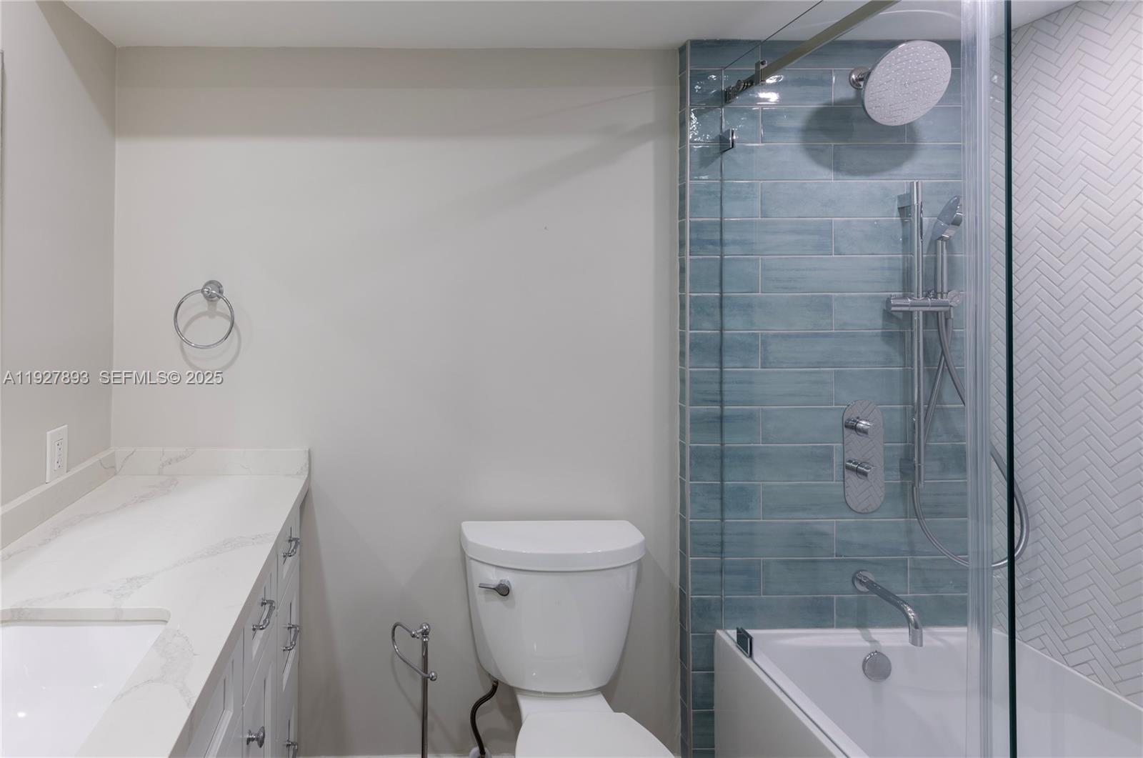 EDGEWATER EAST CONDO APTS - Residential