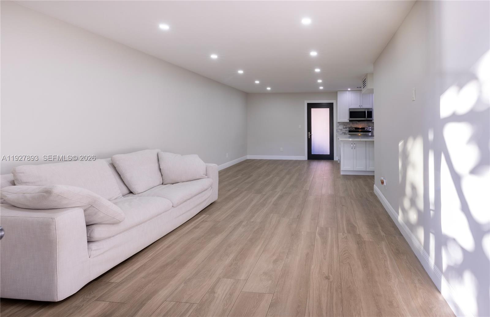 EDGEWATER EAST CONDO APTS - Residential