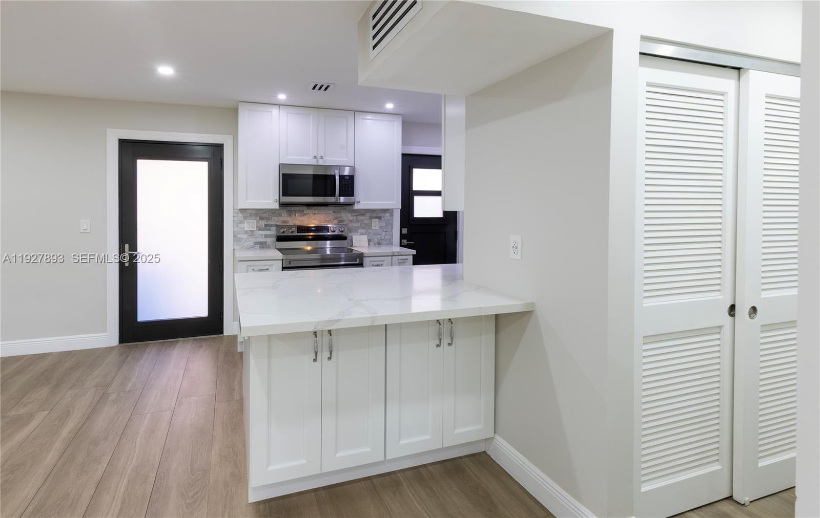 EDGEWATER EAST CONDO APTS - Residential