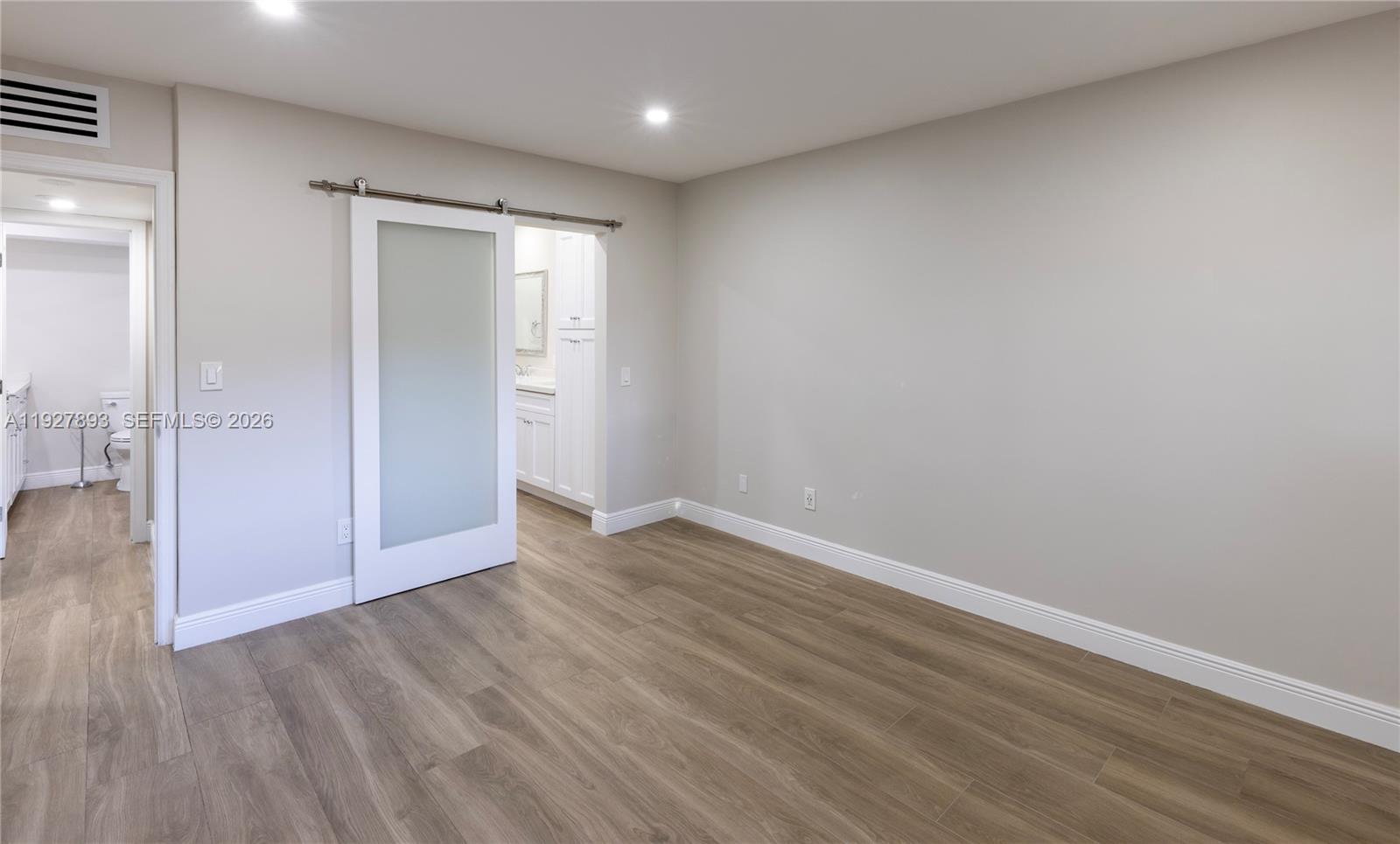 EDGEWATER EAST CONDO APTS - Residential