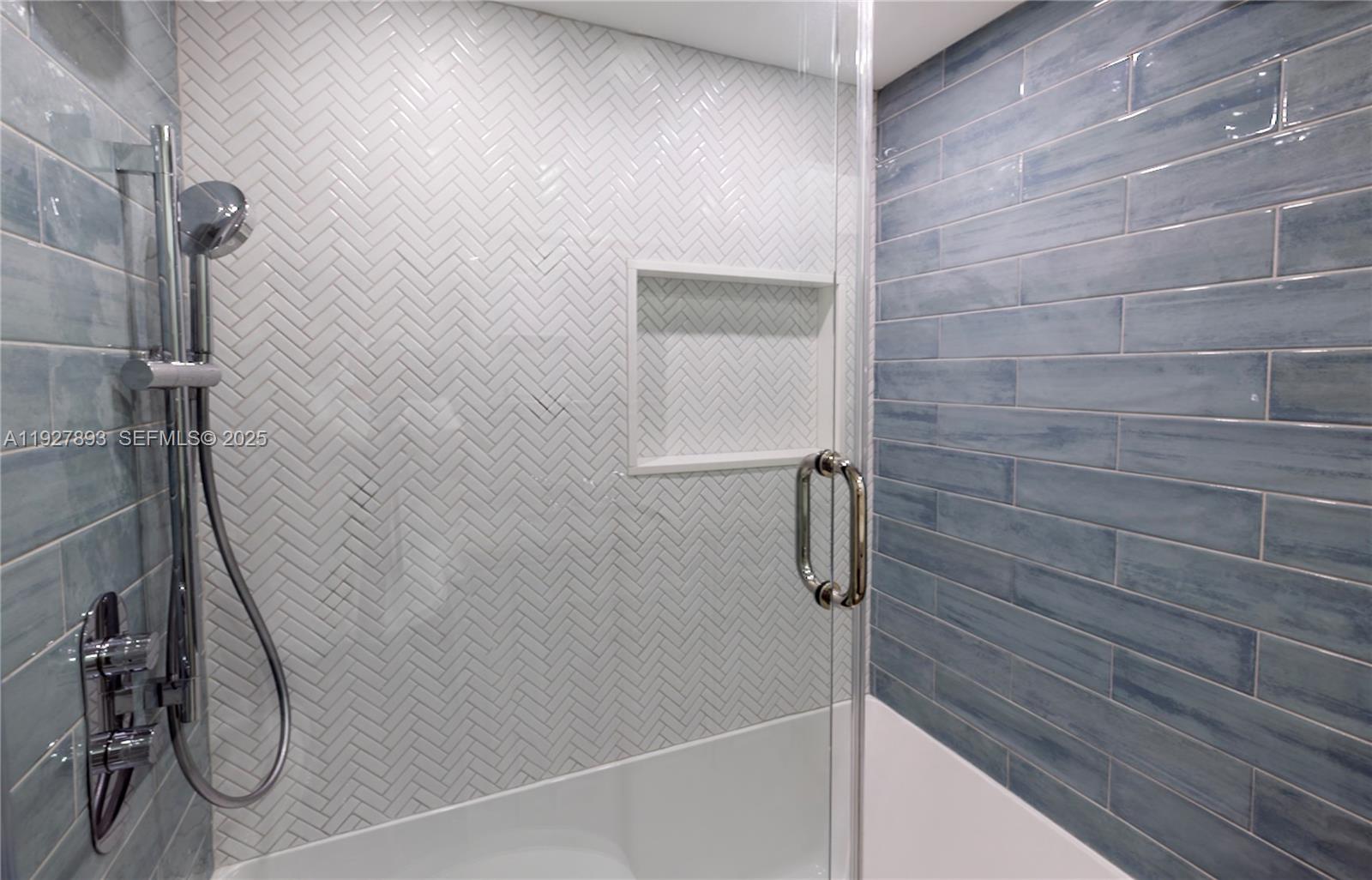 EDGEWATER EAST CONDO APTS - Residential