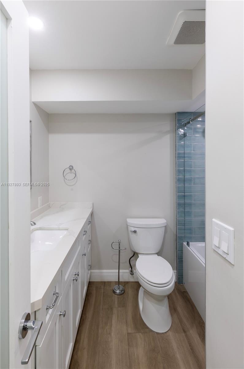 EDGEWATER EAST CONDO APTS - Residential