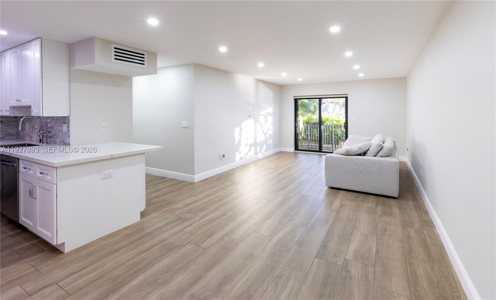 EDGEWATER EAST CONDO APTS - Residential