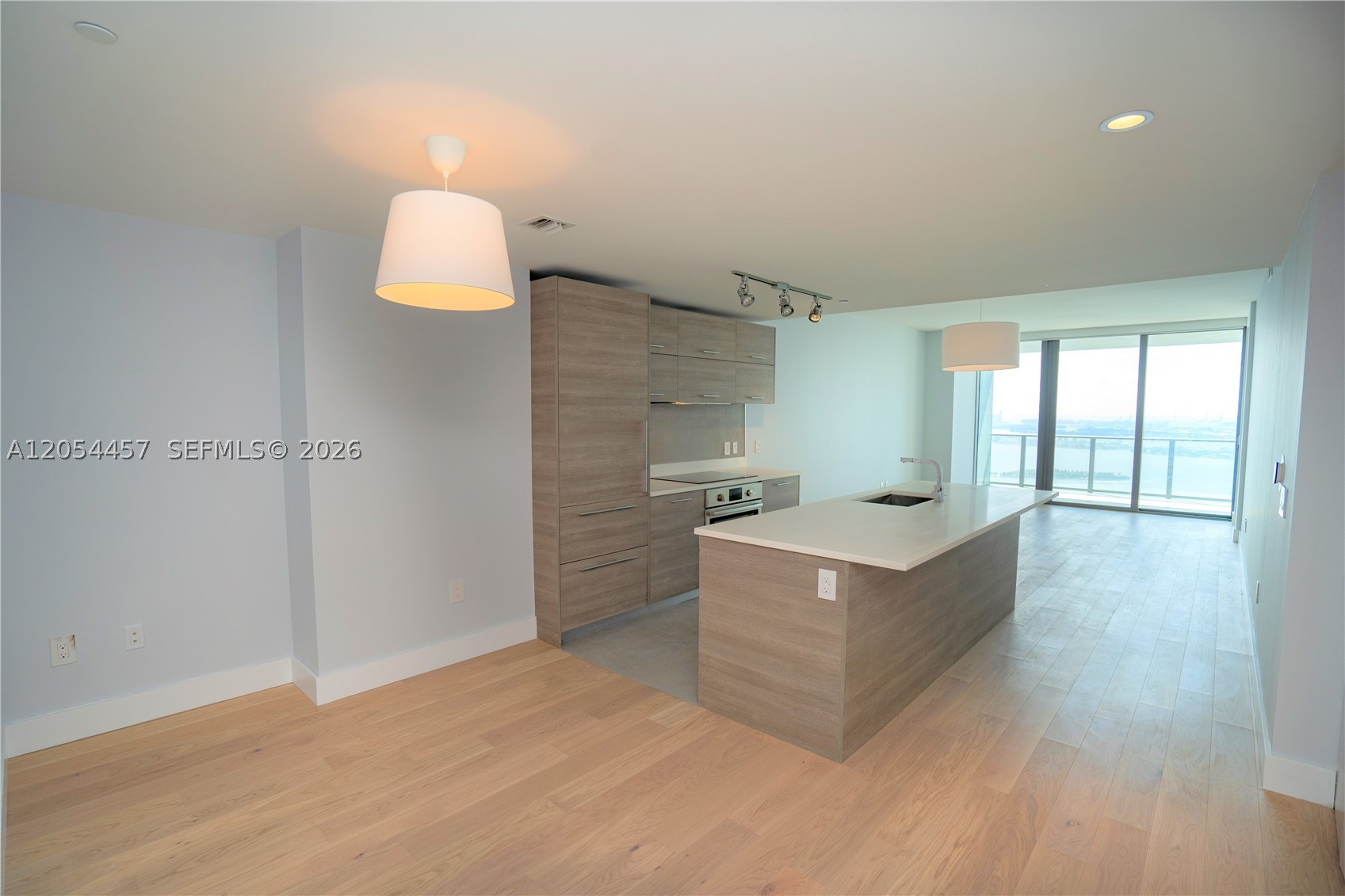 650 NE 32nd St 4104
