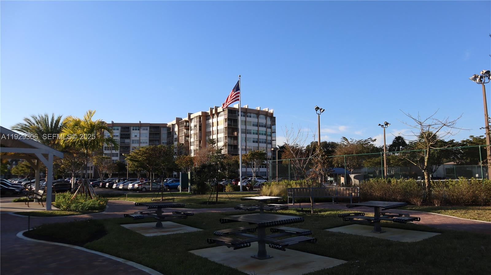 900 Saint Charles Pl 419