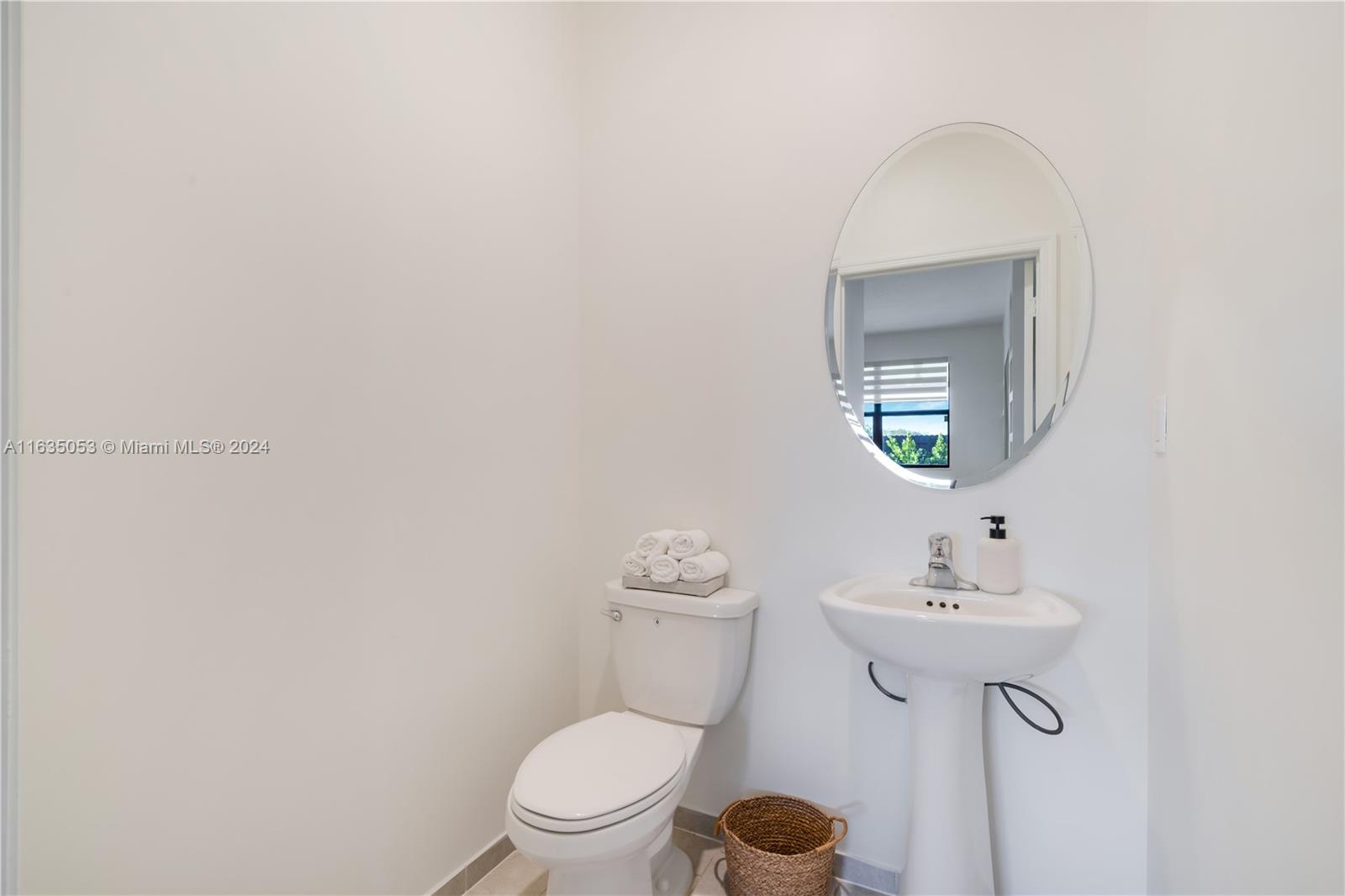 SILVER PALMS NORTH - Residential Lease