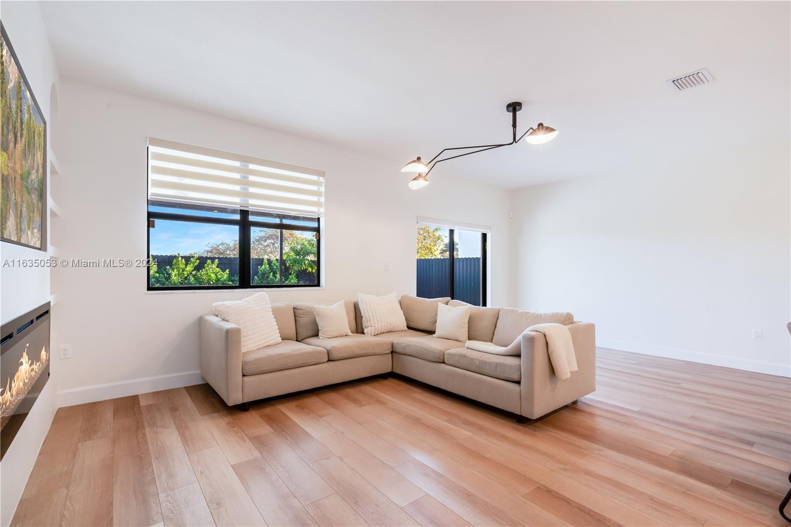 SILVER PALMS NORTH - Residential Lease