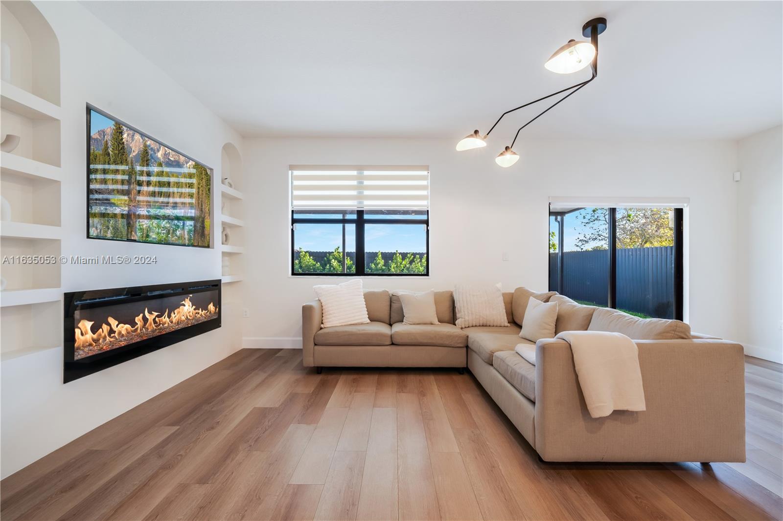 SILVER PALMS NORTH - Residential Lease