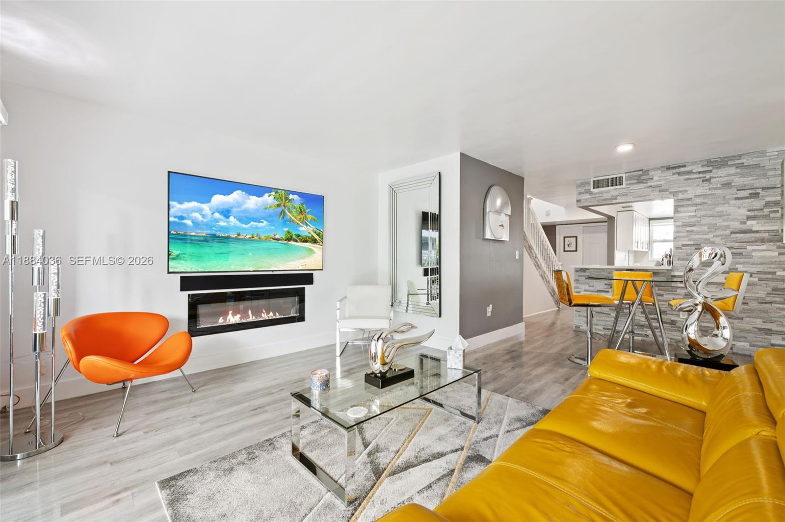 THE BEACH CLUB FONTAINEBL - Residential