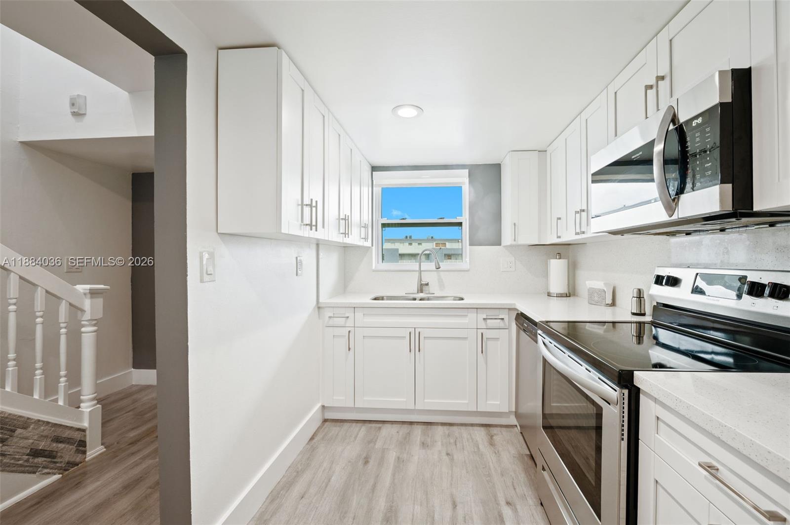 THE BEACH CLUB FONTAINEBL - Residential