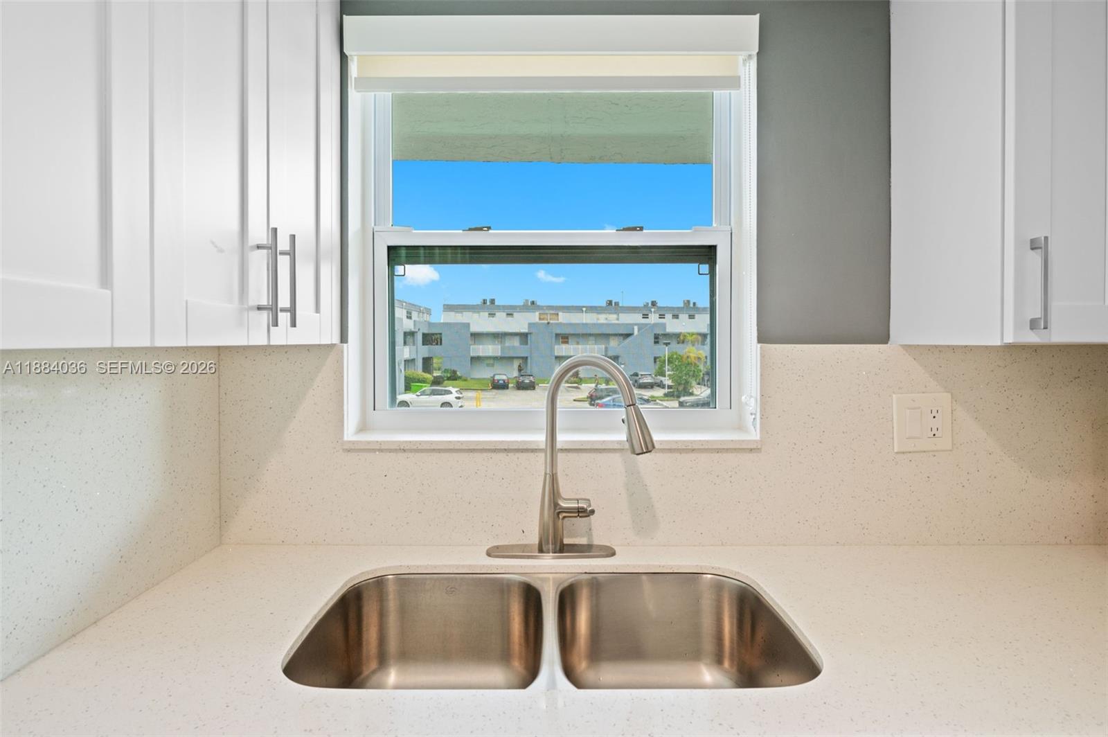 THE BEACH CLUB FONTAINEBL - Residential