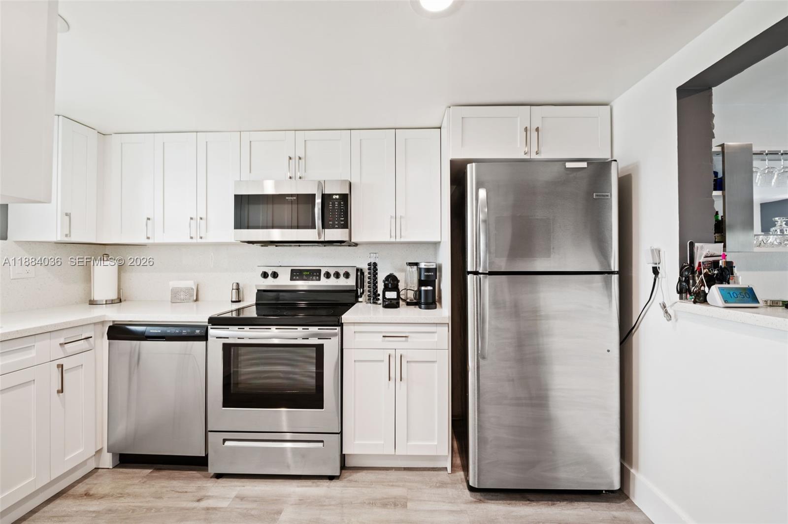 THE BEACH CLUB FONTAINEBL - Residential