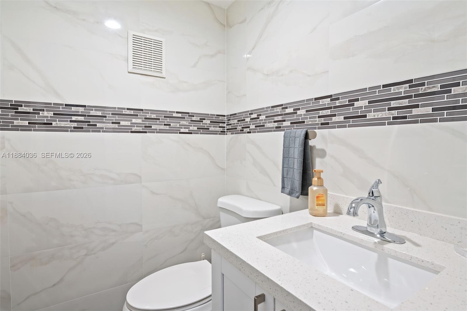 THE BEACH CLUB FONTAINEBL - Residential