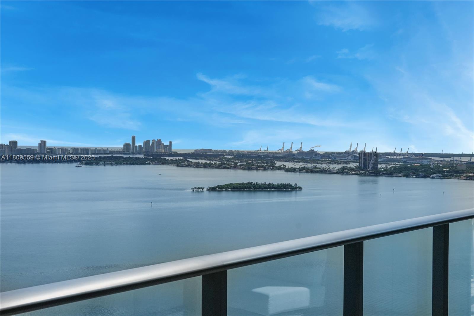 ONE PARAISO CONDO - Residential