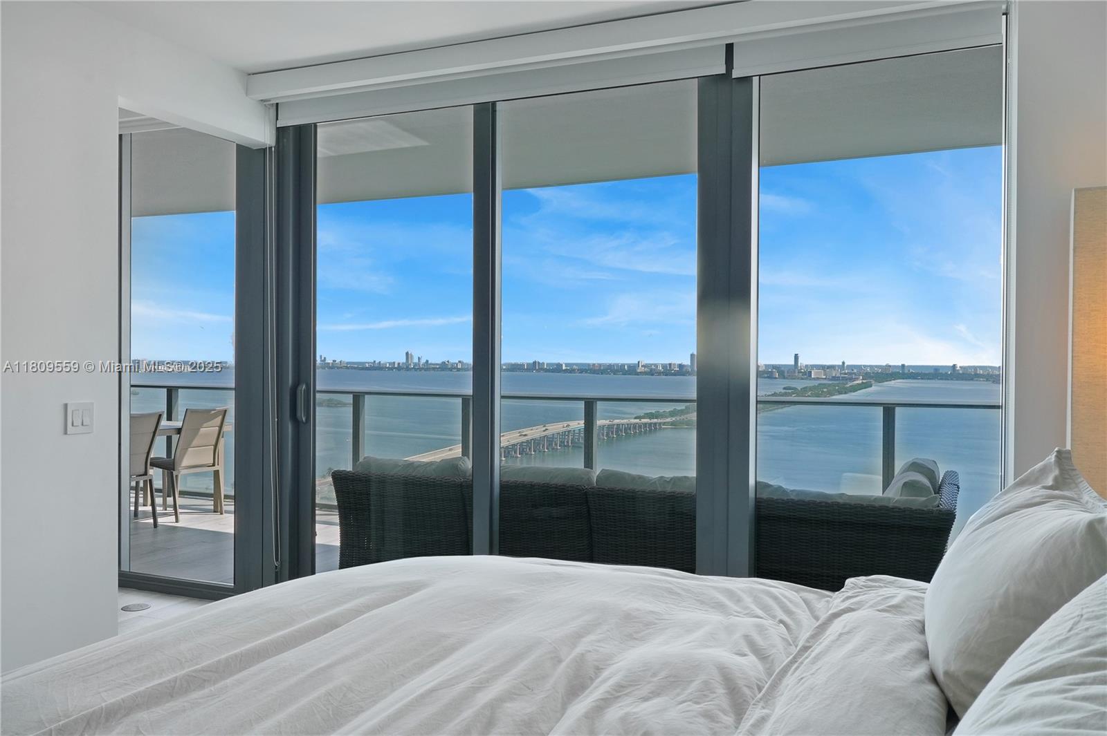 ONE PARAISO CONDO - Residential