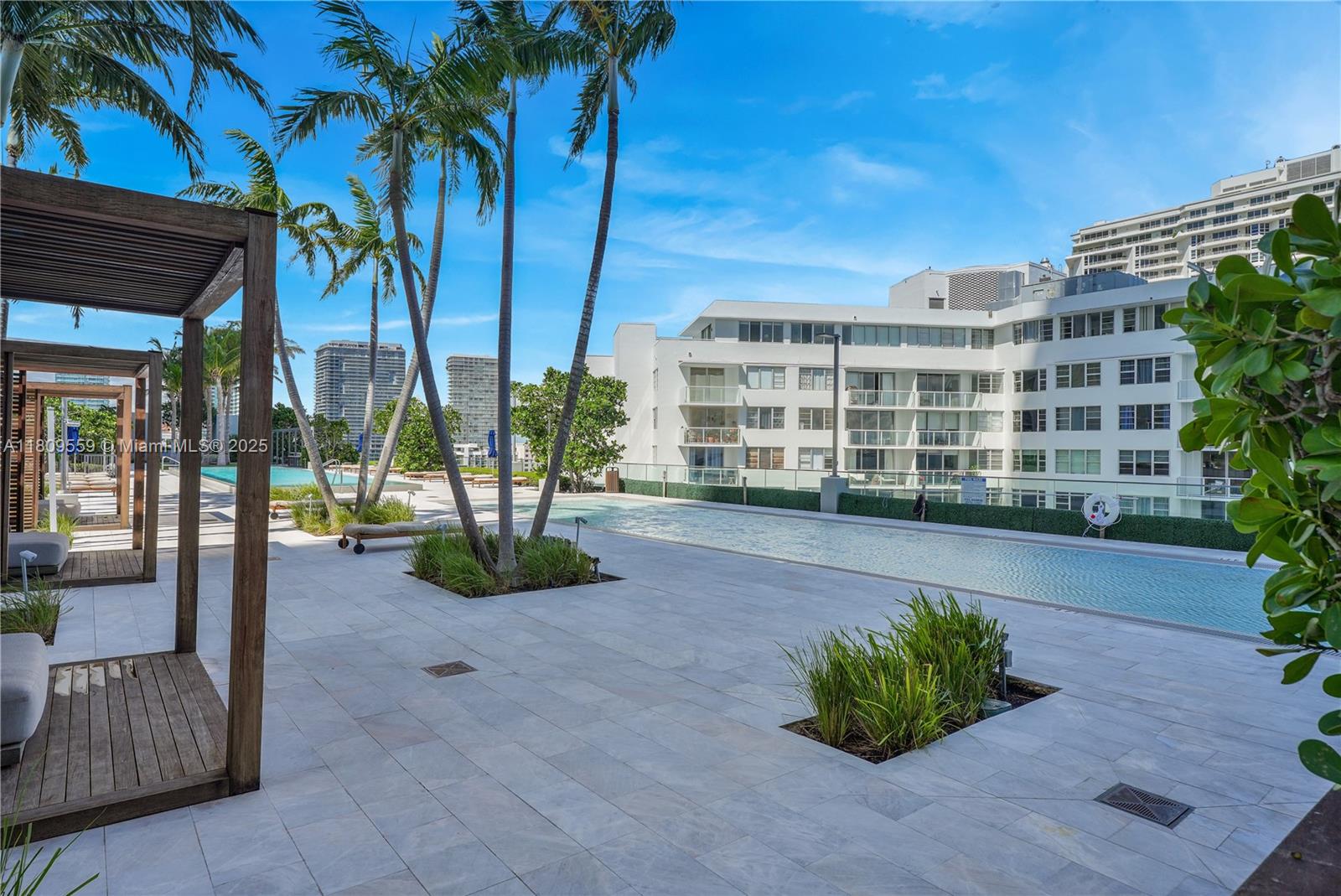 ONE PARAISO CONDO - Residential