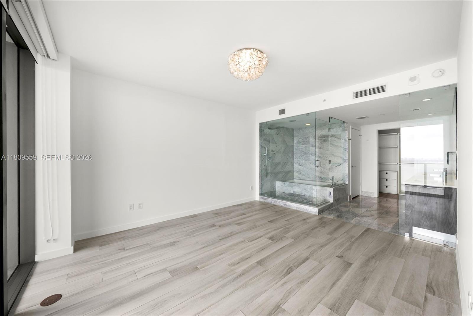 ONE PARAISO CONDO - Residential