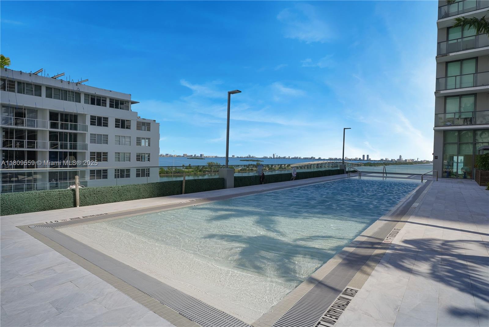 ONE PARAISO CONDO - Residential