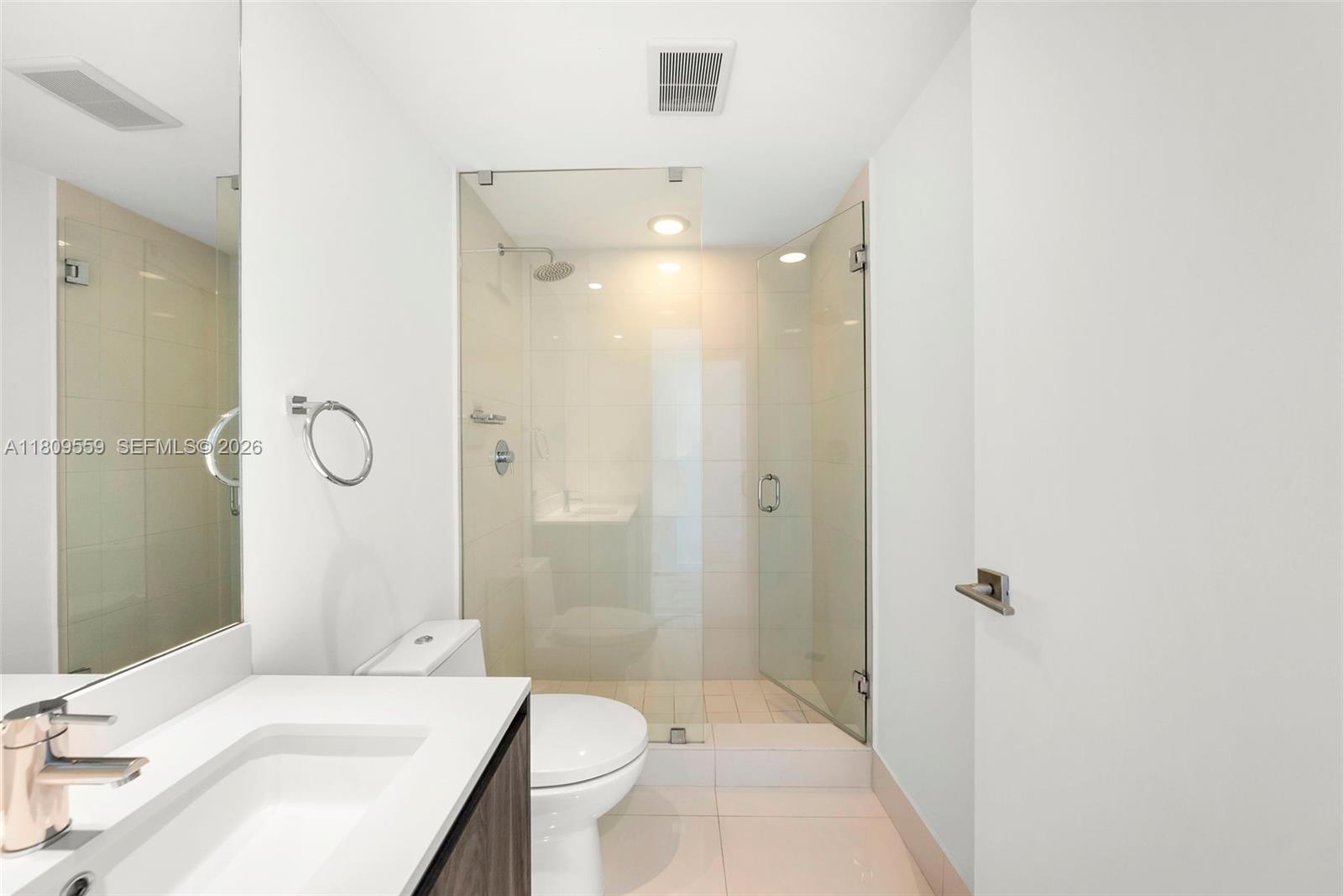 ONE PARAISO CONDO - Residential