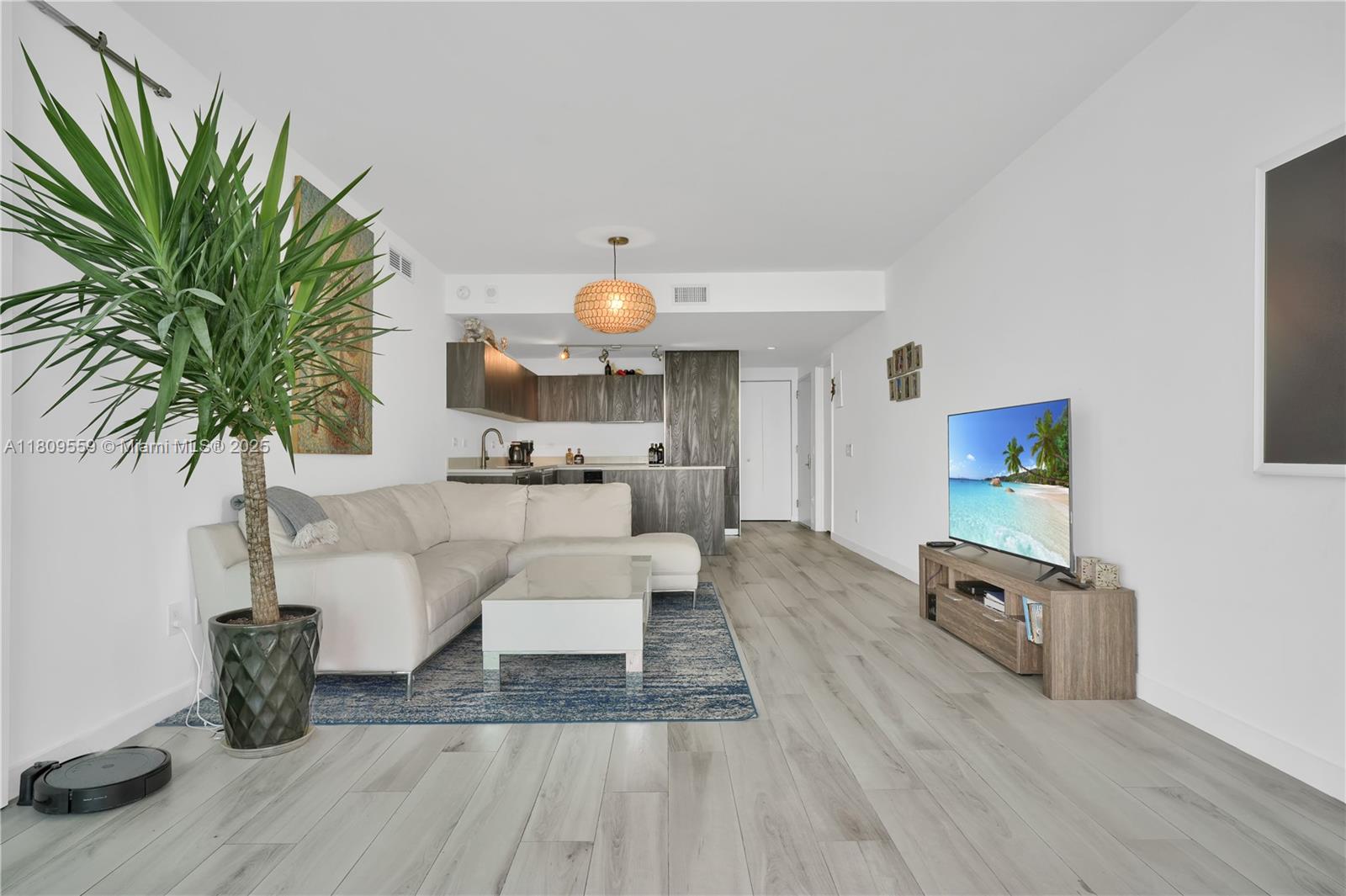 ONE PARAISO CONDO - Residential