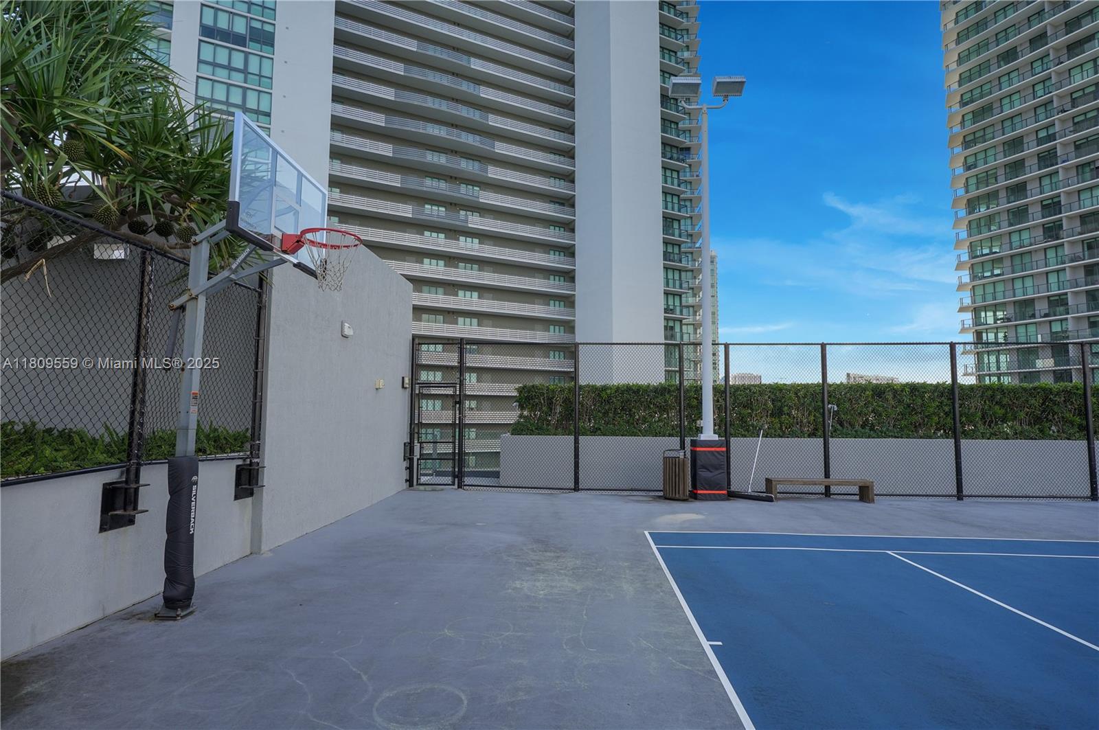 ONE PARAISO CONDO - Residential