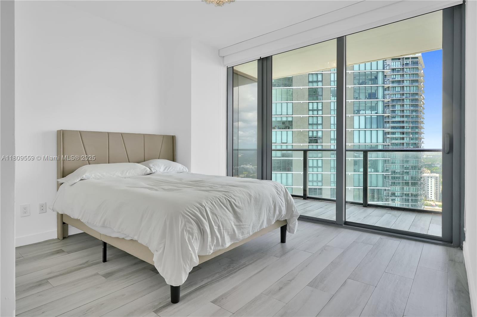 ONE PARAISO CONDO - Residential