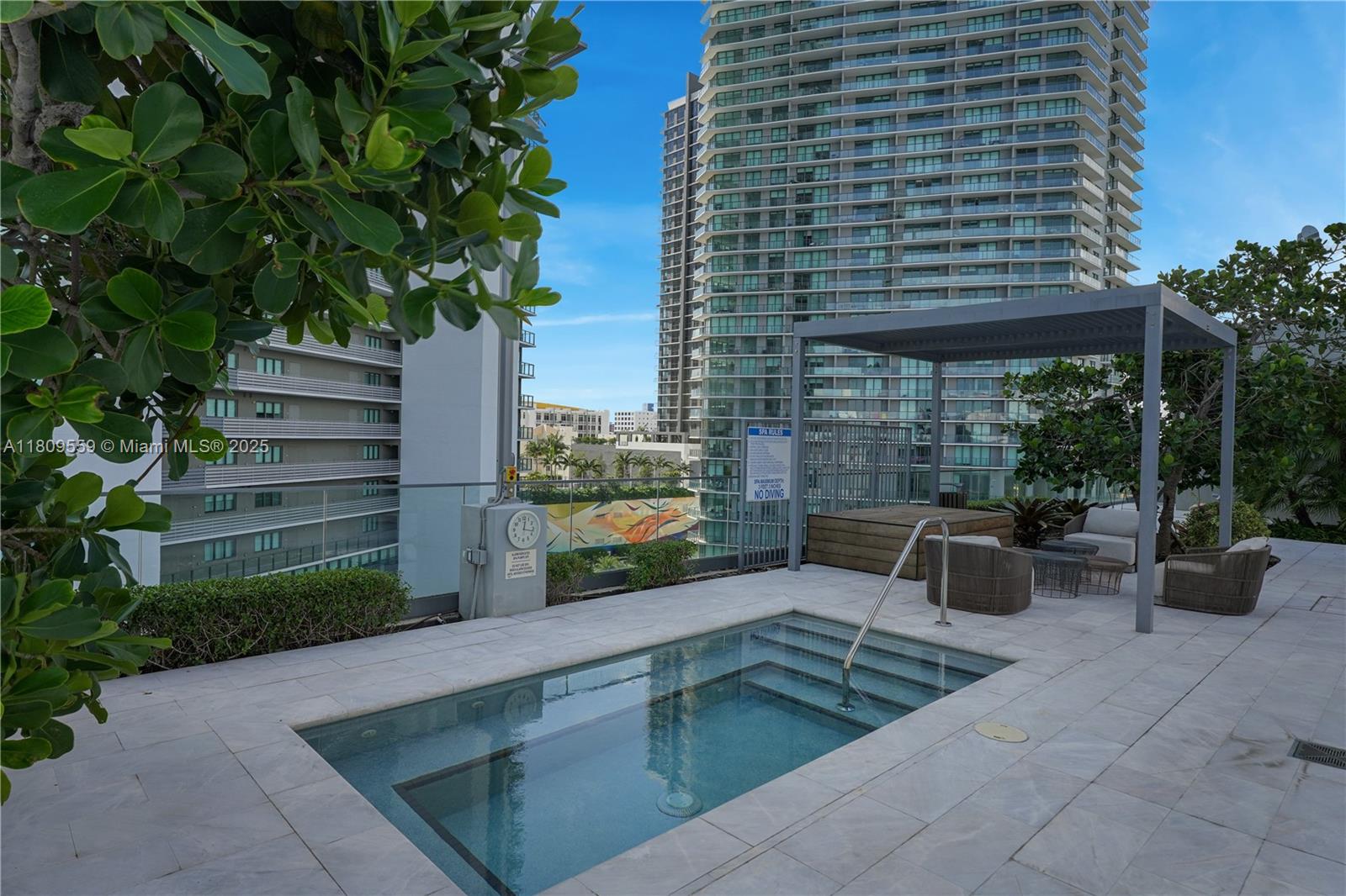ONE PARAISO CONDO - Residential