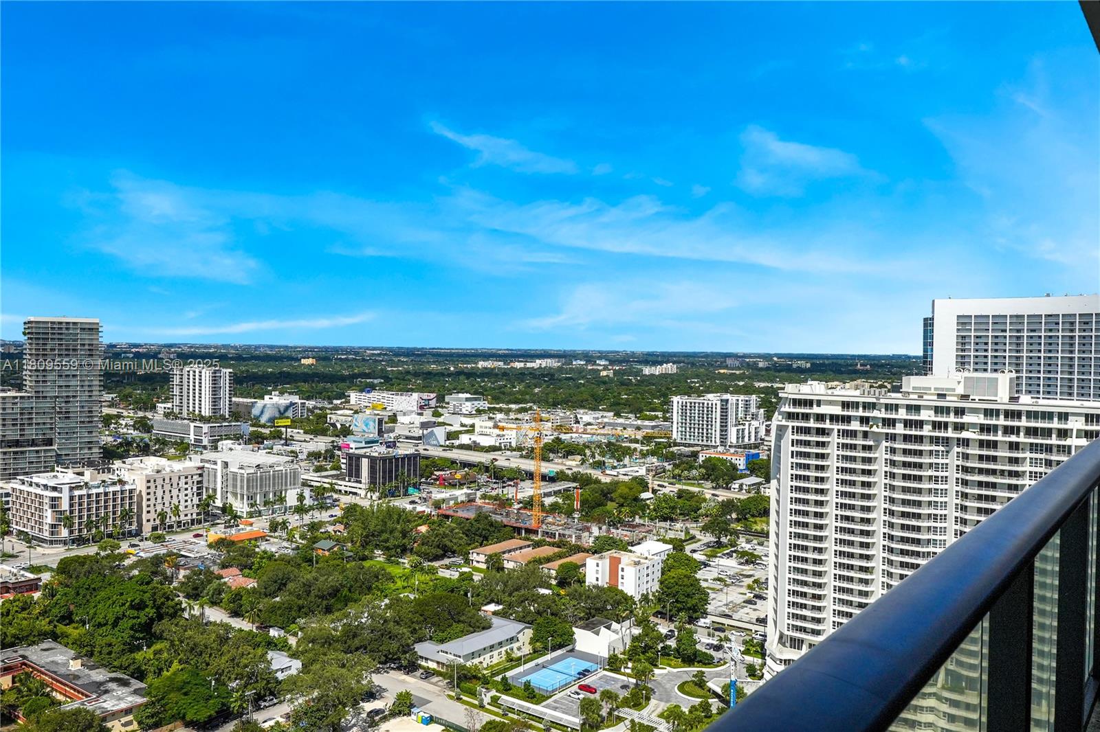 ONE PARAISO CONDO - Residential