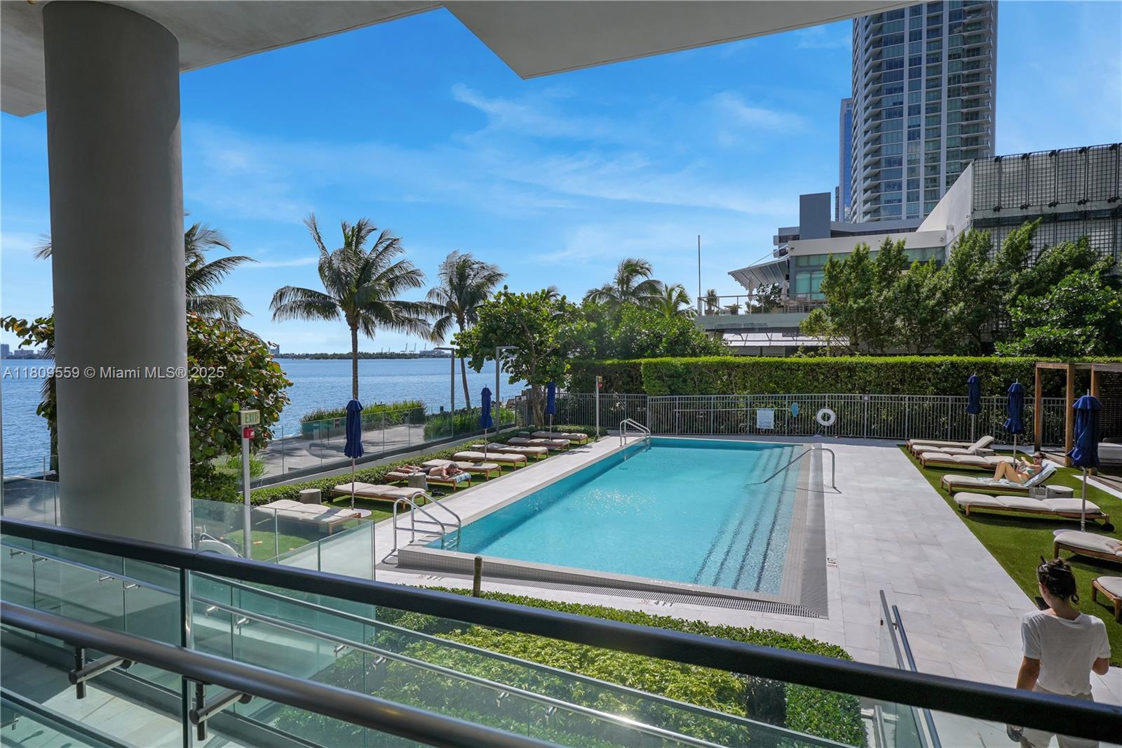 ONE PARAISO CONDO - Residential