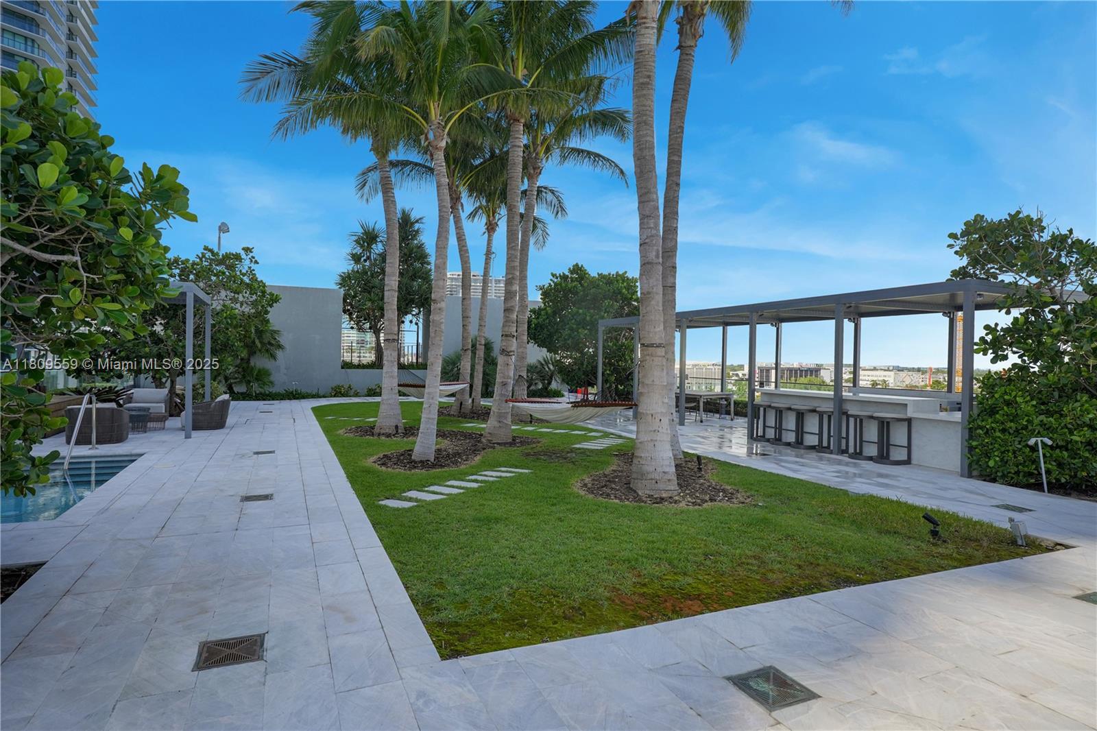 ONE PARAISO CONDO - Residential