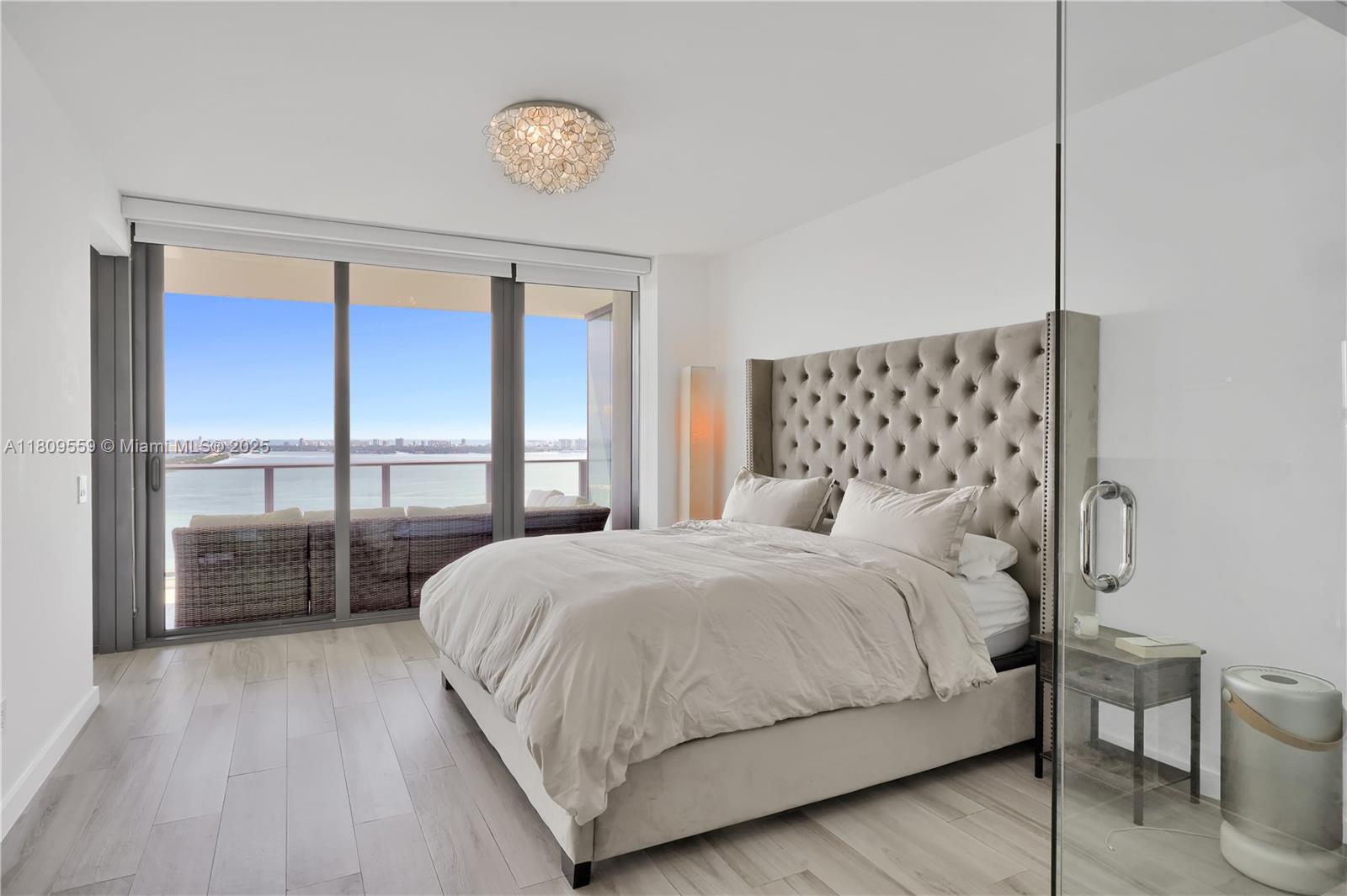 ONE PARAISO CONDO - Residential
