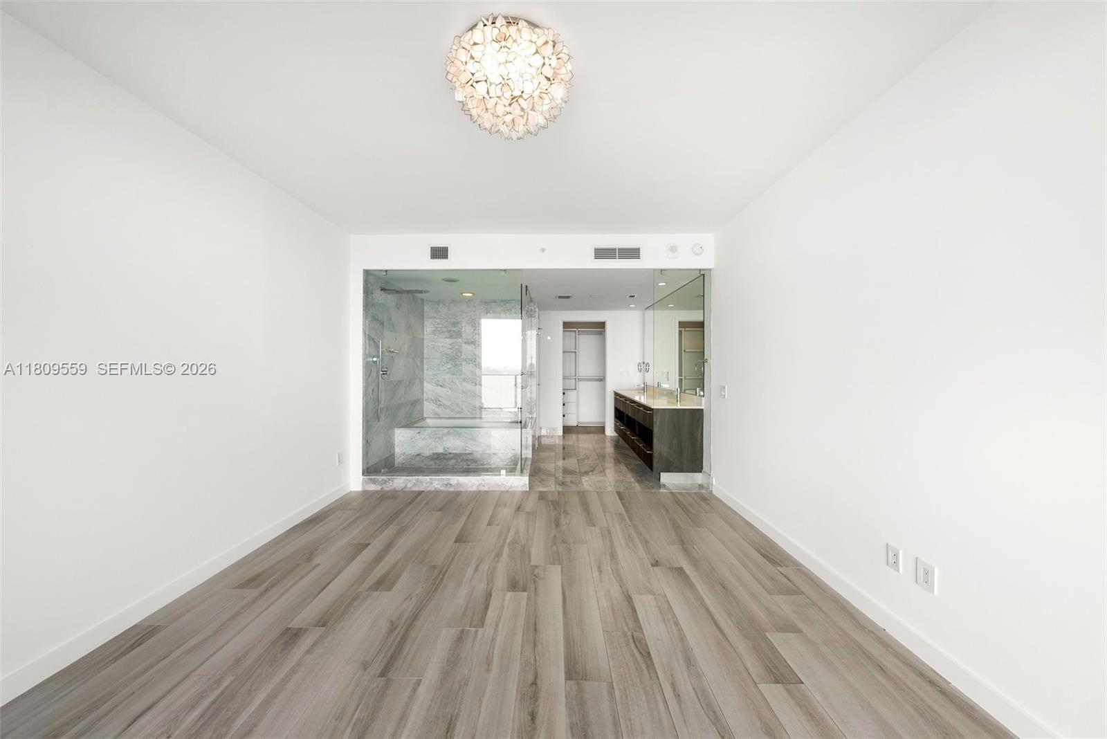 ONE PARAISO CONDO - Residential