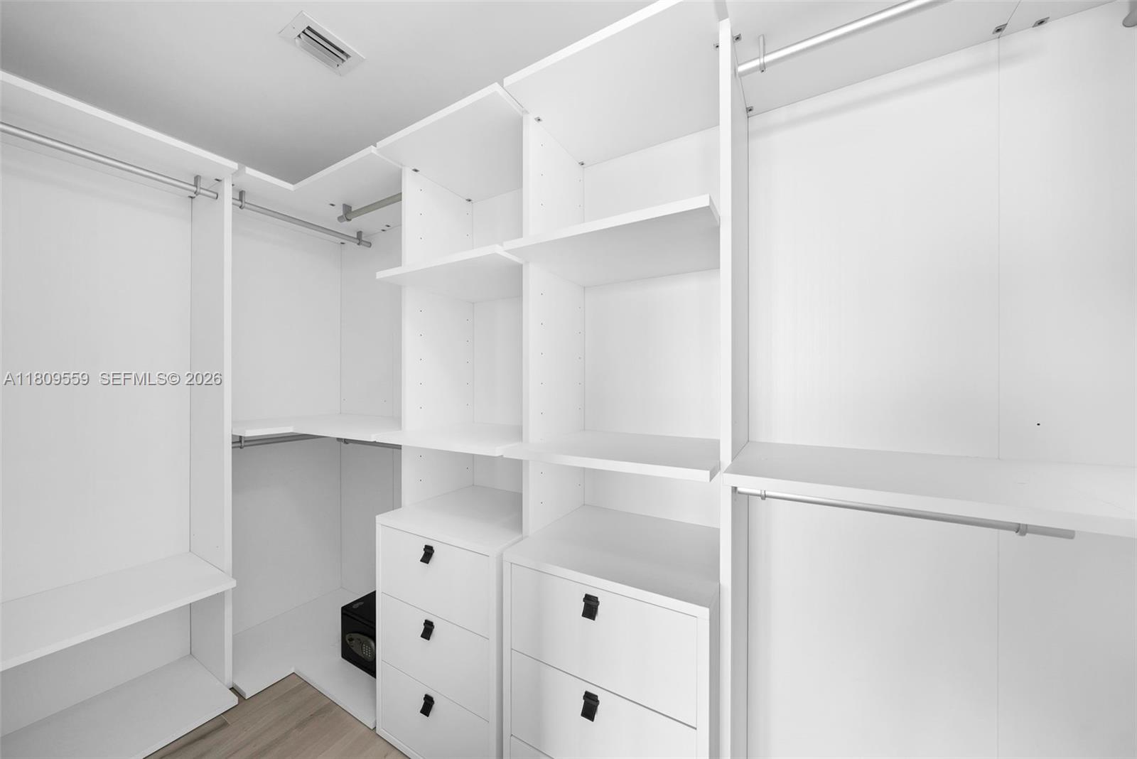 ONE PARAISO CONDO - Residential