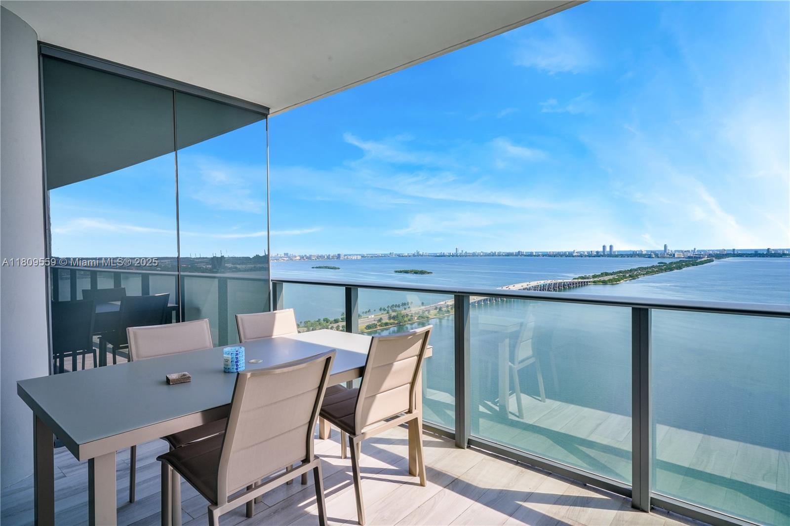 ONE PARAISO CONDO - Residential