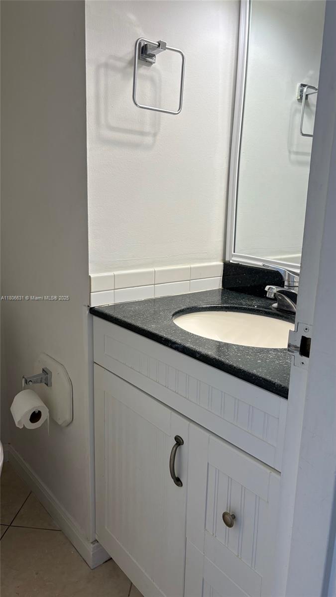 HERITAGE CIRCLE CONDO - Residential