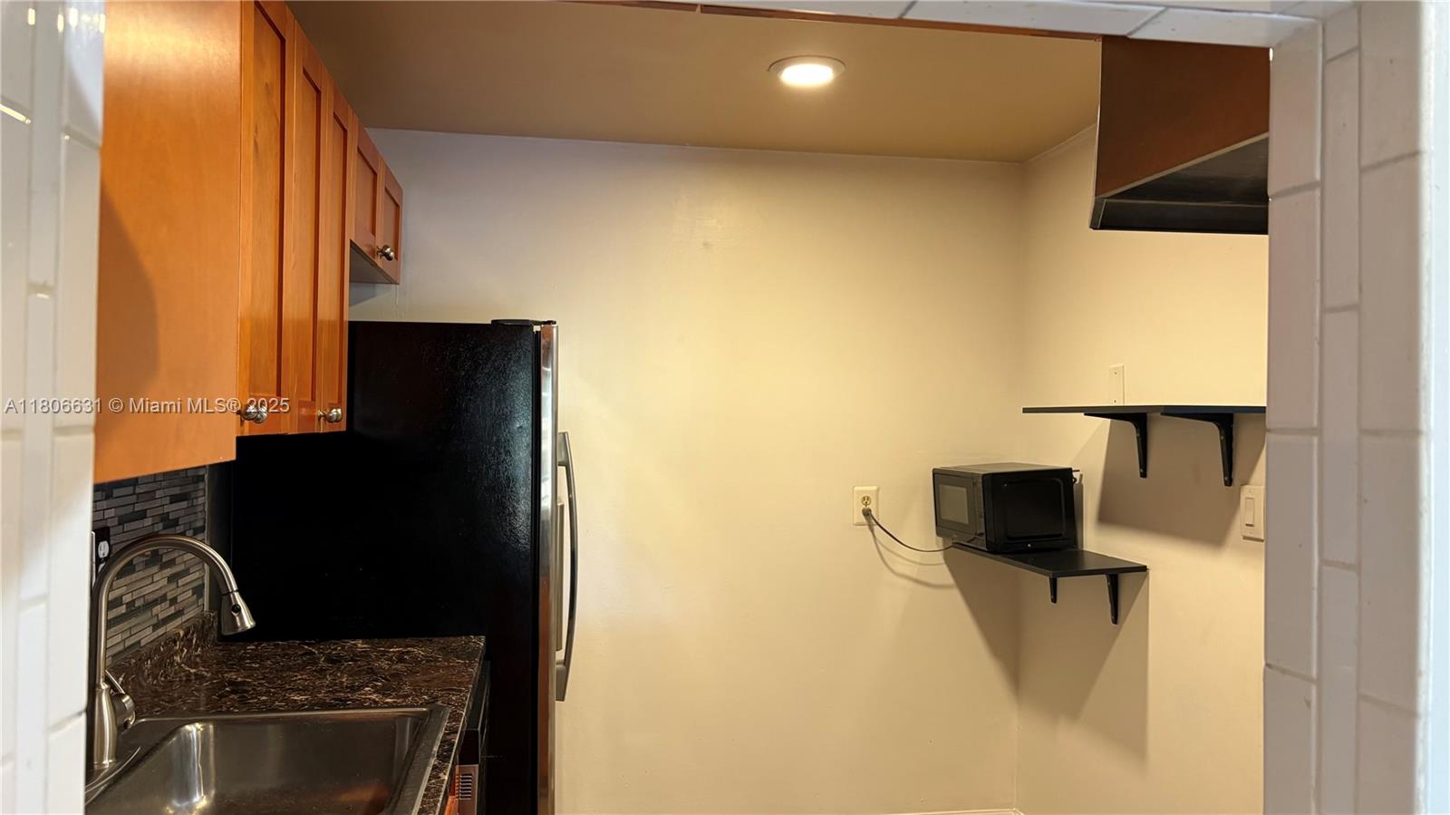 HERITAGE CIRCLE CONDO - Residential