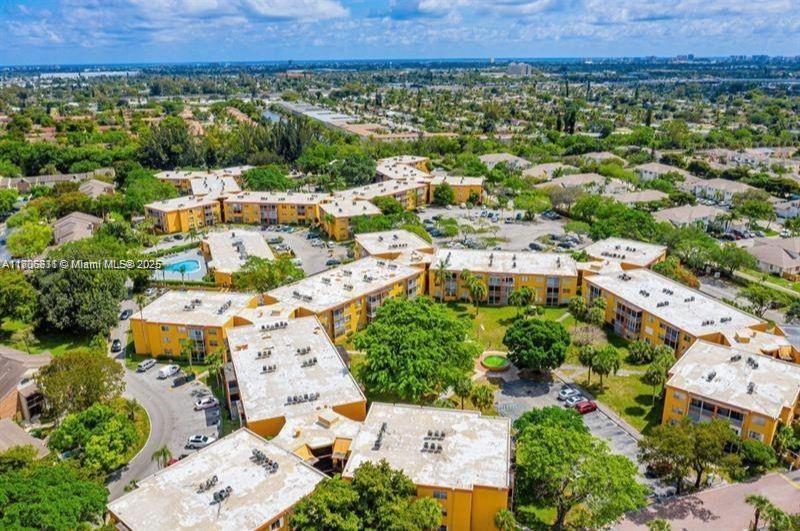 Property for Sale at 4334 Nw 9th Ave 7-2F, Deerfield Beach, Broward County, Florida - Bedrooms: 1 
Bathrooms: 2  - $150,000