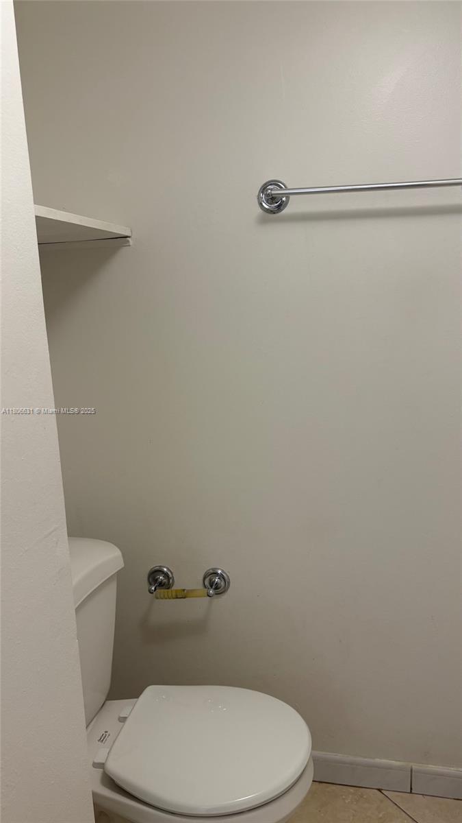 HERITAGE CIRCLE CONDO - Residential