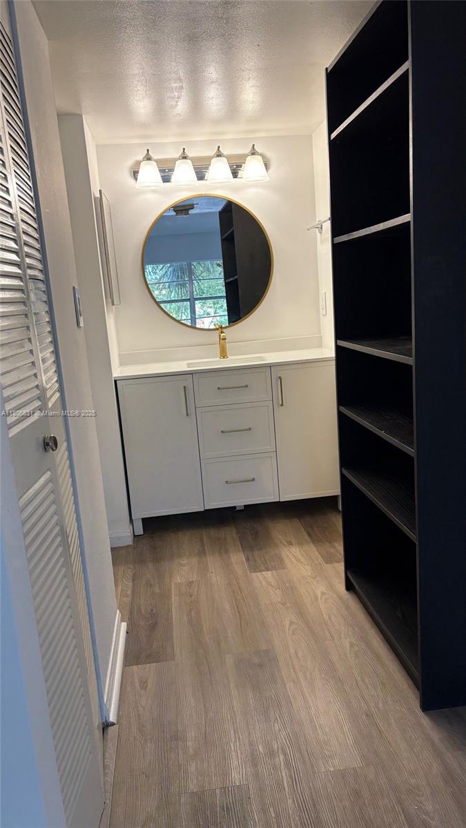 HERITAGE CIRCLE CONDO - Residential