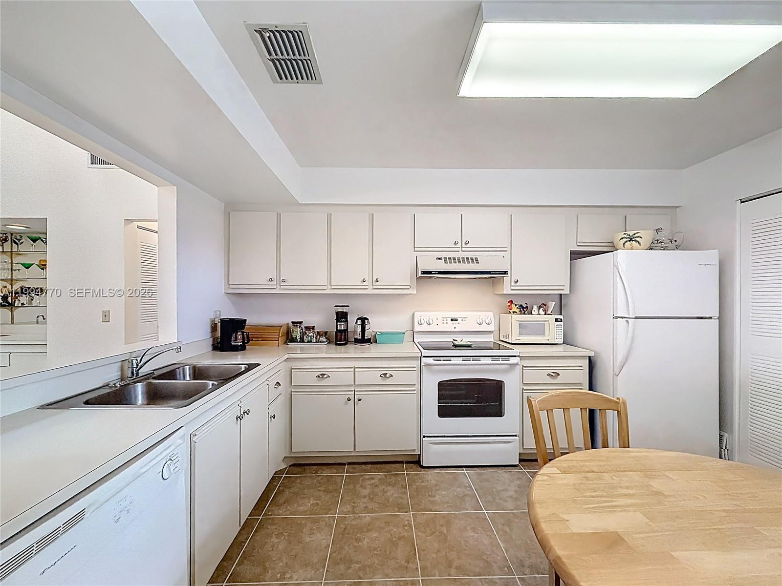 RAINTREE VILLAGE CONDO UT - Residential