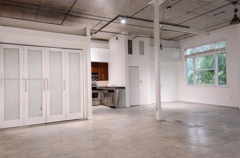 250 NW 23rd 308 Miami FL 33127