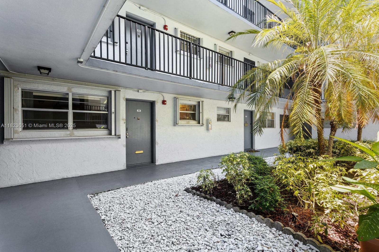 1800 SW 25th St 2102