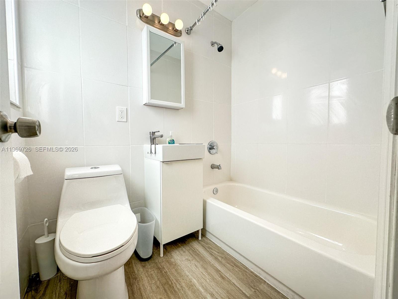 CORAL GABLES SEC K - Residential Lease