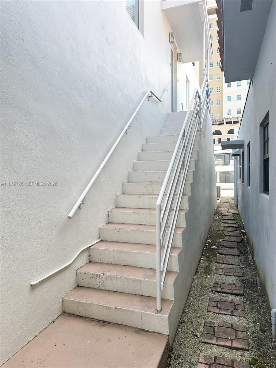 CORAL GABLES SEC K - Residential Lease