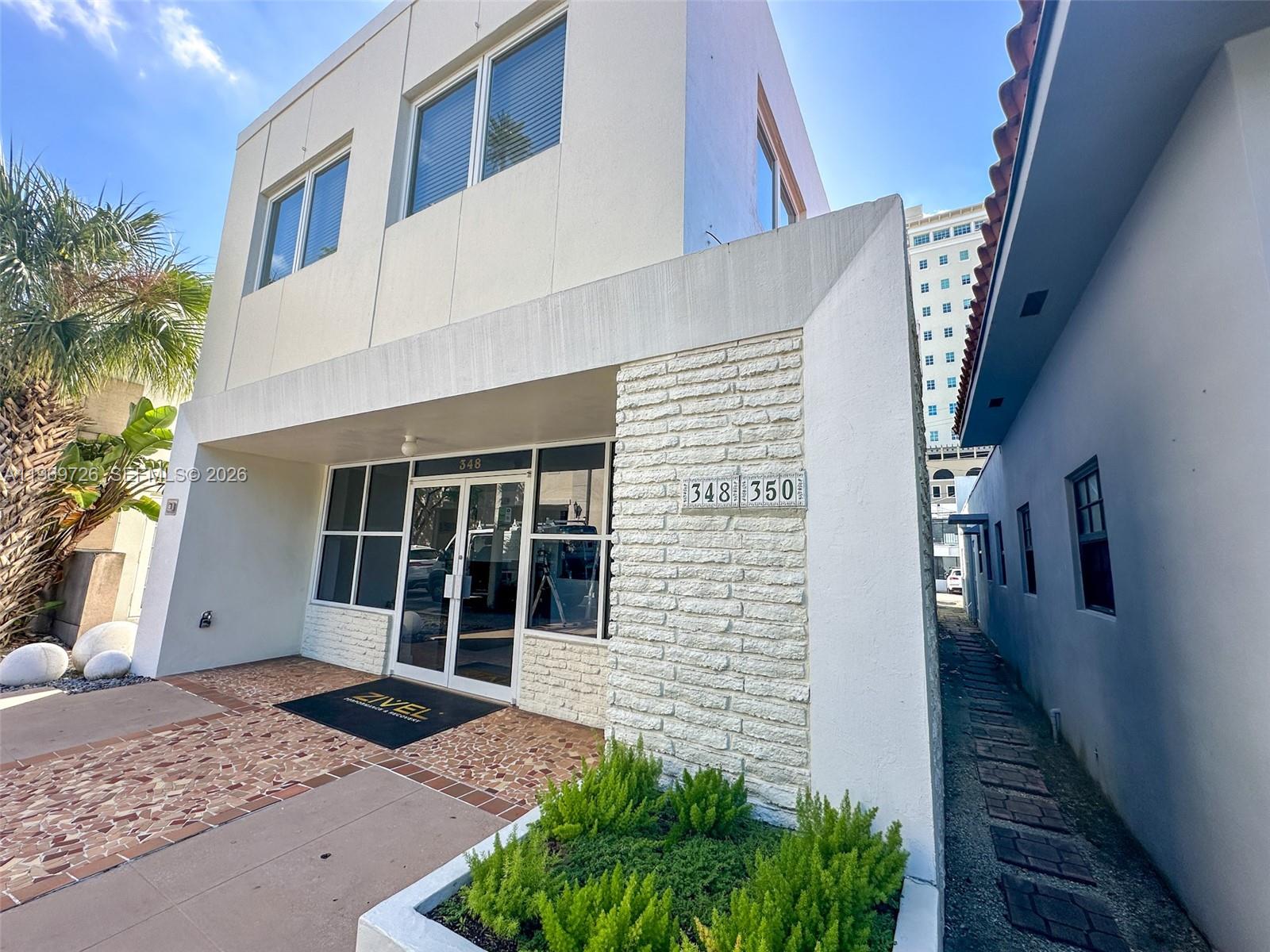 CORAL GABLES SEC K - Residential Lease